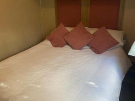 White Acres Holiday Park - Holiday Accommodation 5009 - Cornwall - 1188911 - thumbnail photo 4