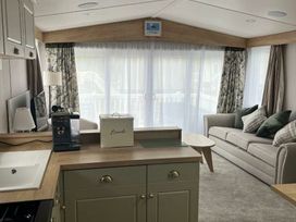Presthaven Beach Resort - Holiday Accommodation 51 - North Wales - 1188916 - thumbnail photo 2
