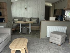 Presthaven Beach Resort - Holiday Accommodation 51 - North Wales - 1188916 - thumbnail photo 3