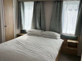 Presthaven Beach Resort - Holiday Accommodation 51 - North Wales - 1188916 - thumbnail photo 12