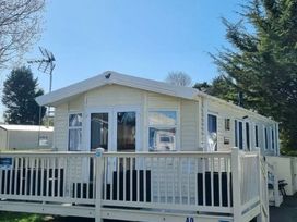 Marton Mere Holiday Village - Holiday Accommodation 5100 - Lake District - 1188917 - thumbnail photo 2