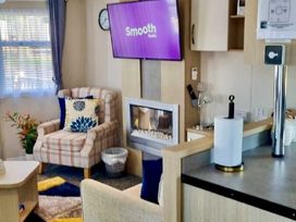 Marton Mere Holiday Village - Holiday Accommodation 5100 - Lake District - 1188917 - thumbnail photo 3