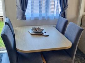 Marton Mere Holiday Village - Holiday Accommodation 5100 - Lake District - 1188917 - thumbnail photo 12