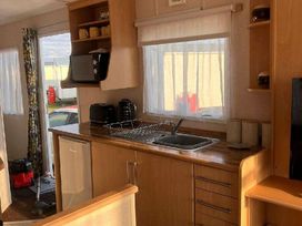 Heacham Beach Parkdean Resorts - Holiday Accommodation 517 - Norfolk - 1188920 - thumbnail photo 4