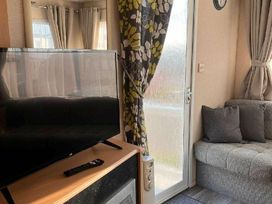 Heacham Beach Parkdean Resorts - Holiday Accommodation 517 - Norfolk - 1188920 - thumbnail photo 6