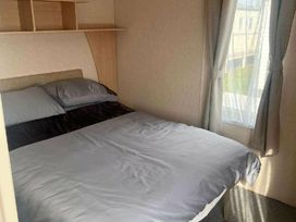 Heacham Beach Parkdean Resorts - Holiday Accommodation 517 - Norfolk - 1188920 - thumbnail photo 8