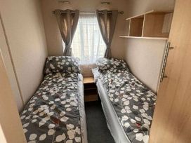 Heacham Beach Parkdean Resorts - Holiday Accommodation 517 - Norfolk - 1188920 - thumbnail photo 12