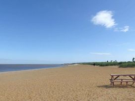 Heacham Beach Parkdean Resorts - Holiday Accommodation 517 - Norfolk - 1188920 - thumbnail photo 18