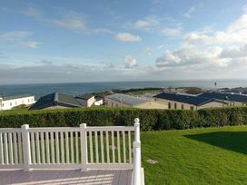 Devon Cliffs Holiday Park - Holiday Accommodation 5174 - Devon - 1188922 - thumbnail photo 2