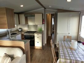 Devon Cliffs Holiday Park - Holiday Accommodation 5174 - Devon - 1188922 - thumbnail photo 7