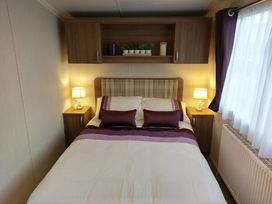 Devon Cliffs Holiday Park - Holiday Accommodation 5174 - Devon - 1188922 - thumbnail photo 8