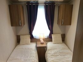 Devon Cliffs Holiday Park - Holiday Accommodation 5174 - Devon - 1188922 - thumbnail photo 9