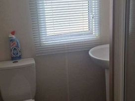 Lido Beach Holiday Park - Holiday Accommodation 5250 - North Wales - 1188926 - thumbnail photo 7