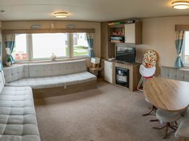 Weymouth Bay Holiday Park - Holiday Accommodation 5260 - Dorset - 1188928 - thumbnail photo 3