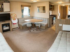 Weymouth Bay Holiday Park - Holiday Accommodation 5260 - Dorset - 1188928 - thumbnail photo 4