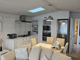 Seashore Holiday Park - Holiday Accommodation 5283 - Norfolk - 1188929 - thumbnail photo 4