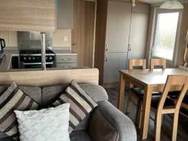 Primrose Valley Holiday Park - Holiday Accommodation 5327 - North Yorkshire (incl. Whitby) - 1188931 - thumbnail photo 7
