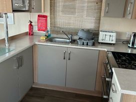 Primrose Valley Holiday Park - Holiday Accommodation 5327 - North Yorkshire (incl. Whitby) - 1188931 - thumbnail photo 8