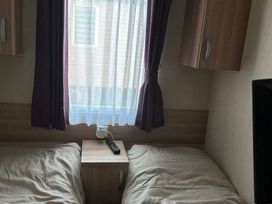 Primrose Valley Holiday Park - Holiday Accommodation 5327 - North Yorkshire (incl. Whitby) - 1188931 - thumbnail photo 10