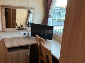 Primrose Valley Holiday Park - Holiday Accommodation 5327 - North Yorkshire (incl. Whitby) - 1188931 - thumbnail photo 12