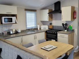 South Bay Holiday Park - Holiday Accommodation 5378 - Devon - 1188934 - thumbnail photo 6