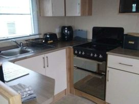 Cayton Bay Caravan Park - Holiday Accommodation 560 - North Yorkshire (incl. Whitby) - 1188943 - thumbnail photo 3