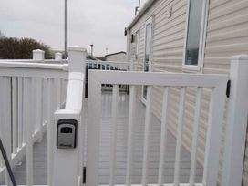 Cayton Bay Caravan Park - Holiday Accommodation 560 - North Yorkshire (incl. Whitby) - 1188943 - thumbnail photo 7