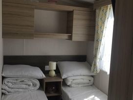 Marton Mere Holiday Village - Holiday Accommodation 5625 - Lake District - 1188944 - thumbnail photo 5