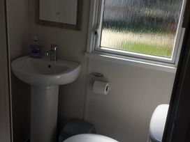 Marton Mere Holiday Village - Holiday Accommodation 5625 - Lake District - 1188944 - thumbnail photo 6