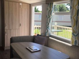 Marton Mere Holiday Village - Holiday Accommodation 5625 - Lake District - 1188944 - thumbnail photo 9