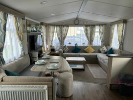 Marton Mere Holiday Village - Holiday Accommodation 5625 - Lake District - 1188944 - thumbnail photo 12