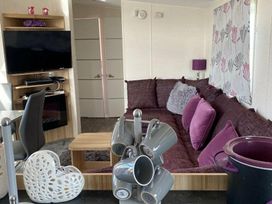 Marton Mere Holiday Village - Holiday Accommodation 5626 - Lake District - 1188945 - thumbnail photo 3