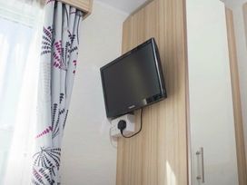Marton Mere Holiday Village - Holiday Accommodation 5626 - Lake District - 1188945 - thumbnail photo 8