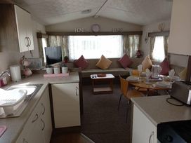 Trecco Bay - Holiday Accommodation 5651 - Somerset & Wiltshire - 1188947 - thumbnail photo 3