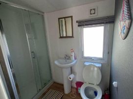 Trecco Bay - Holiday Accommodation 5651 - Somerset & Wiltshire - 1188947 - thumbnail photo 5