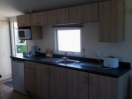 Golden Sands - Holiday Accommodation 5768 - Lincolnshire - 1188953 - thumbnail photo 3