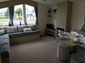 Golden Sands - Holiday Accommodation 5768 - Lincolnshire - 1188953 - thumbnail photo 5