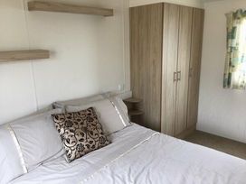 Golden Sands - Holiday Accommodation 5768 - Lincolnshire - 1188953 - thumbnail photo 7