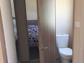 Devon Cliffs Holiday Park - Holiday Accommodation 5836 - Devon - 1188955 - thumbnail photo 3