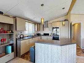 Tattershall Lakes Country Park - Holiday Accommodation 5852 - Lincolnshire - 1188957 - thumbnail photo 2