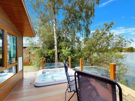 Tattershall Lakes Country Park - Holiday Accommodation 5852 - Lincolnshire - 1188957 - thumbnail photo 3
