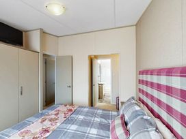 Tattershall Lakes Country Park - Holiday Accommodation 5852 - Lincolnshire - 1188957 - thumbnail photo 17