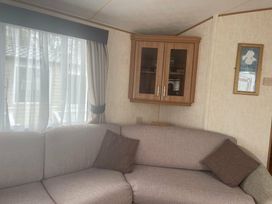 Quay West Holiday Park - Holiday Accommodation 59 - Mid Wales - 1188960 - thumbnail photo 6