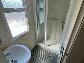 Quay West Holiday Park - Holiday Accommodation 59 - Mid Wales - 1188960 - thumbnail photo 12