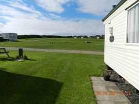 Nine Wells Caravan Park - Holiday Accommodation 5912 - South Wales - 1188962 - thumbnail photo 18