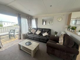 Primrose Valley Holiday Park - Holiday Accommodation 5916 - North Yorkshire (incl. Whitby) - 1188963 - thumbnail photo 4