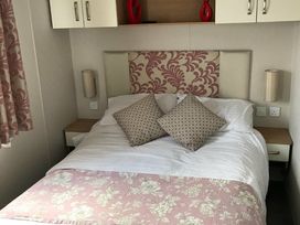 Primrose Valley Holiday Park - Holiday Accommodation 5916 - North Yorkshire (incl. Whitby) - 1188963 - thumbnail photo 7