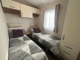 Primrose Valley Holiday Park - Holiday Accommodation 5916 - North Yorkshire (incl. Whitby) - 1188963 - thumbnail photo 8