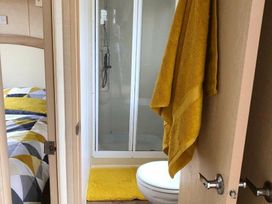 Lyons Robin Hood - Holiday Accommodation 5923 - North Wales - 1188966 - thumbnail photo 4