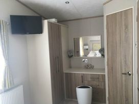 Tattershall Lakes Country Park - Holiday Accommodation 5989 - Lincolnshire - 1188971 - thumbnail photo 6